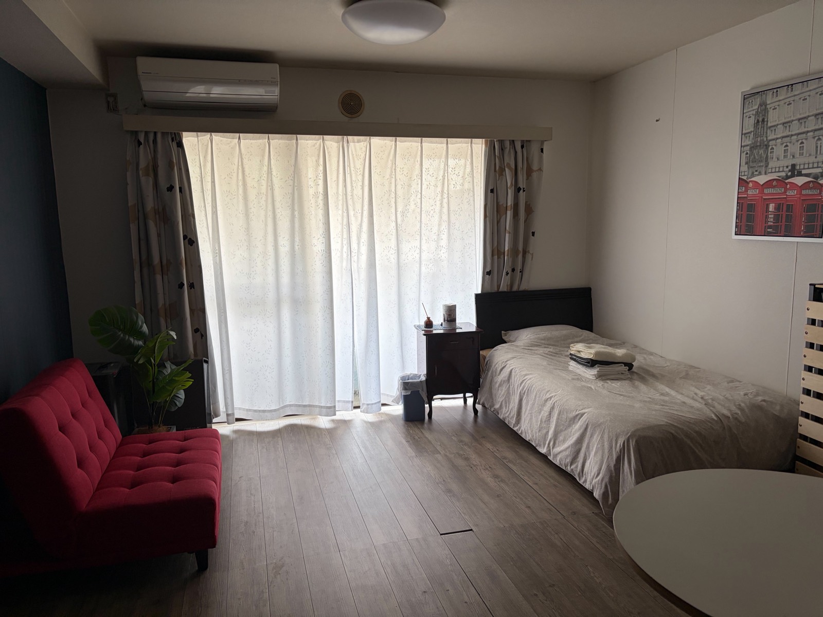 ベッドルーム — Bedroom
