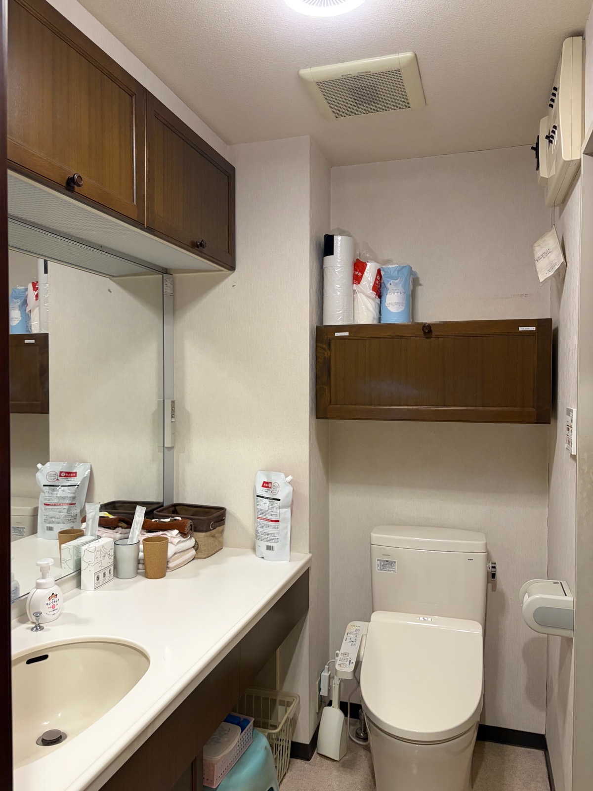 洗面・脱衣所 — Washroom and changing area