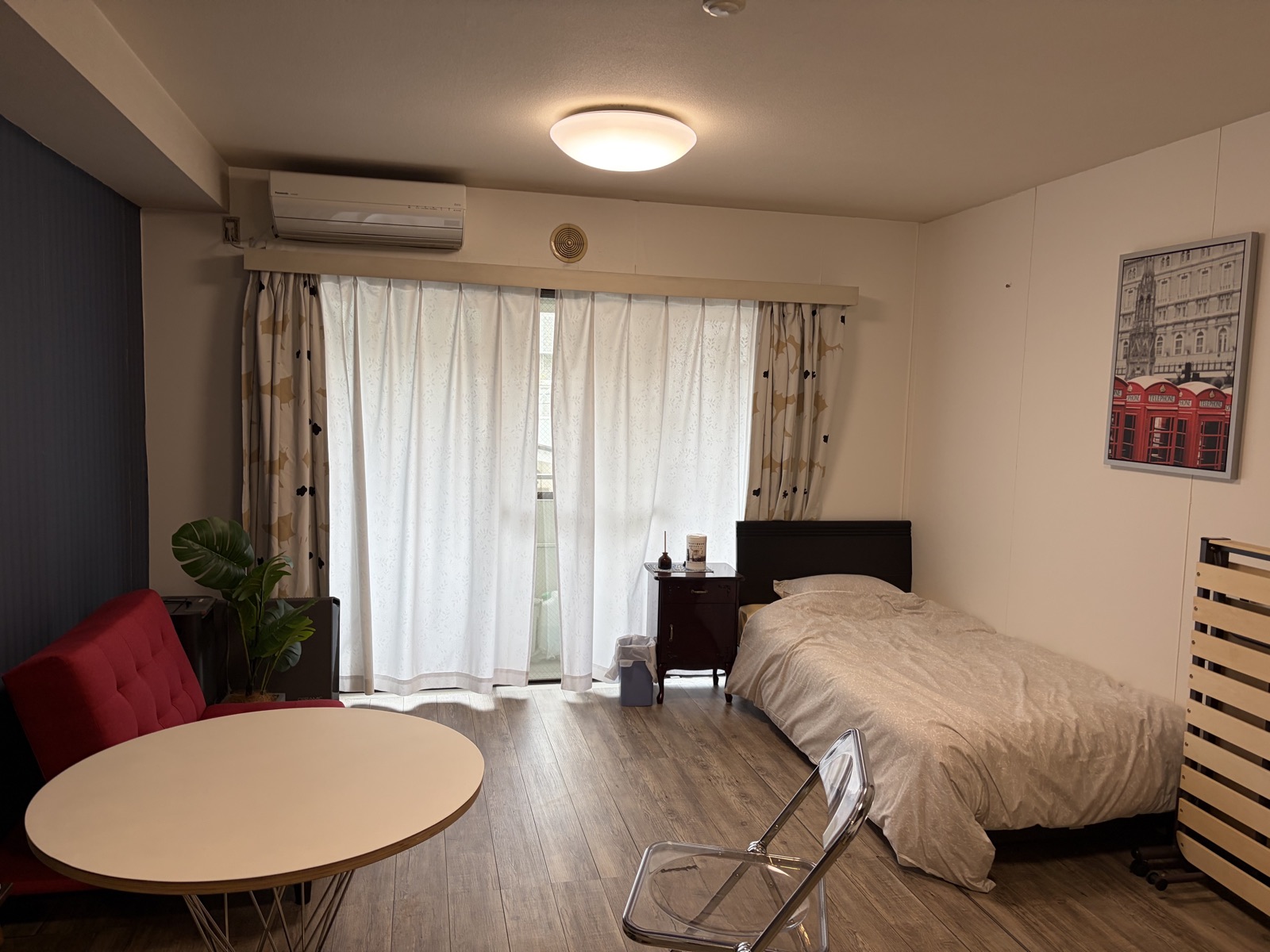 Naoko's Homestay — the 30㎡ room in daylight, Yushima, Tokyo